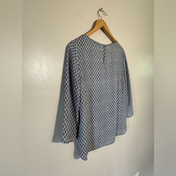 SALE! B/W The Limited Diamond Patterned Blouse Size M EUC - Picture 6 of 7
